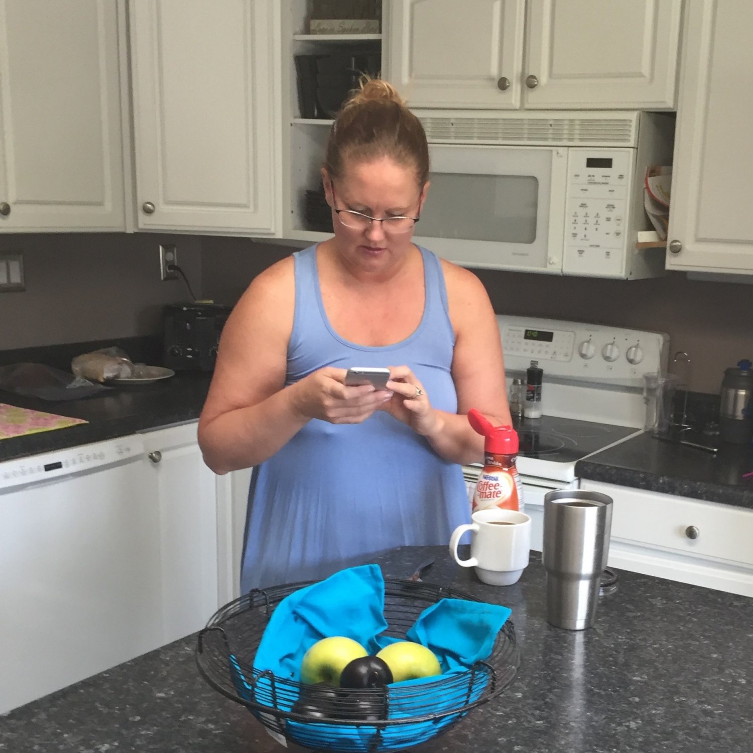 Mom in kitchen when dad is gone #dxSCSeFz
